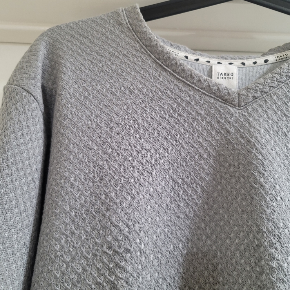Takeo Kikuchi Size 4 Gray V Neck Sweater - Picture 3 of 4